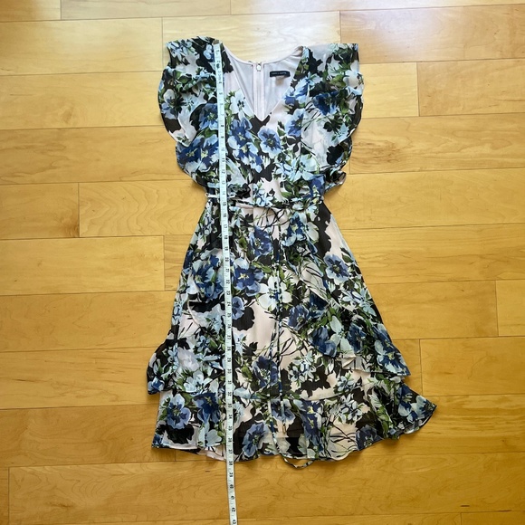 Tommy Hilfiger ~ Tropical Floral Flutter Midi Dress ~ Size 2 - Picture 4 of 8